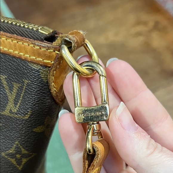 Louis Vuitton Palermo GM Tote with Strap - Picture 4 of 14